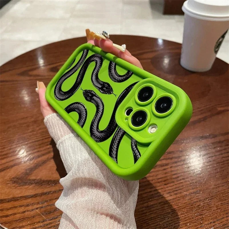🐍 Coque iPhone Graffiti Snake – Style audacieux & protection antichoc intégrale